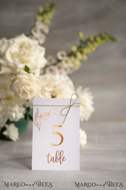 TABLE DECOR SIGNS glitter White Floral Wedding Table Numbers, Gold Foil Minimalist Wedding Table Cards, Elegant Floral Table Décor & gold twine, Glamour Wedding Stationery, Editable text
