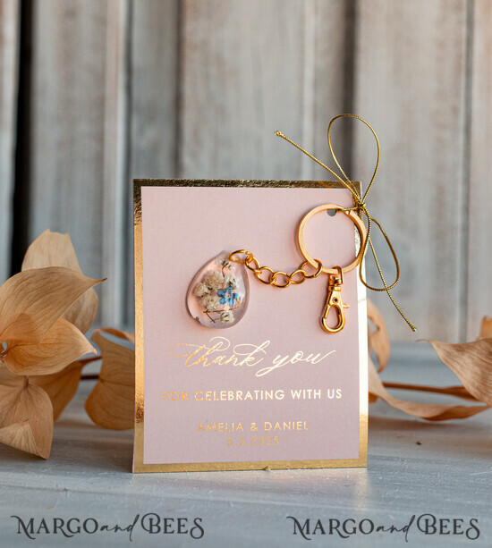 WEDDING FAVORS Resin Custom Resin Keychain Wedding Favors For Guests in bulk Custom Resin forget me not and baby breath flower Keychain, Golden personalised Thank you gifts Teardrop Keychain with Gold-Plated Stainless Steel Hardware 06/gldkch/fgK