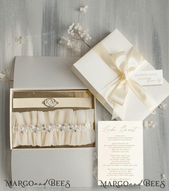 BRIDE bolero, robes, garter Geschenkidee für die Braut Strumpfband Strumpfband Ecru mit Personalisierung – Geschenkset für die Braut – Etwas Blaues zur Hochzeit 04/TSecru/podDE