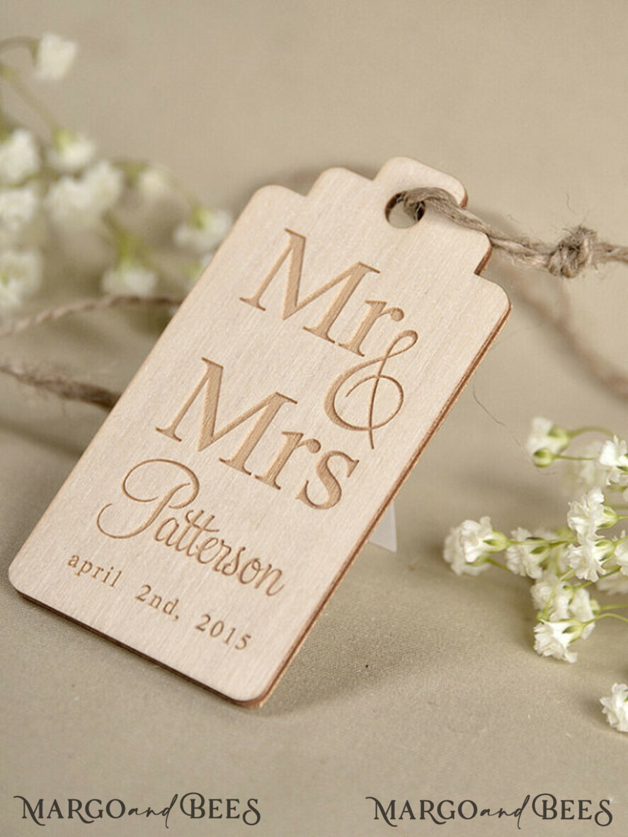 romantic wedding favors, engraved wooden tag