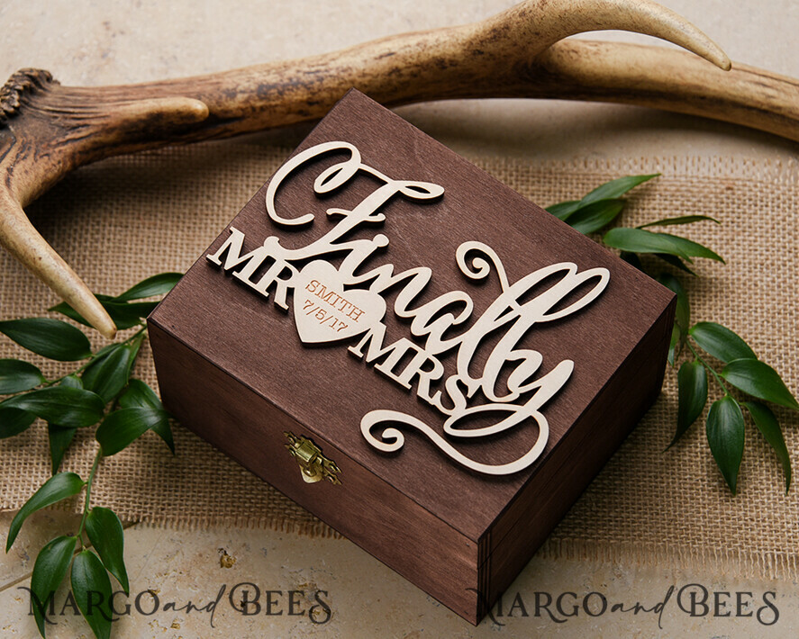 RING BEARER BOXES & PILLOWS Epoxy Wedding rings Box Personalised wedding box his and hers, Handmade wedding ring box • Real Flowers ring bearer box • wood luxury ring box