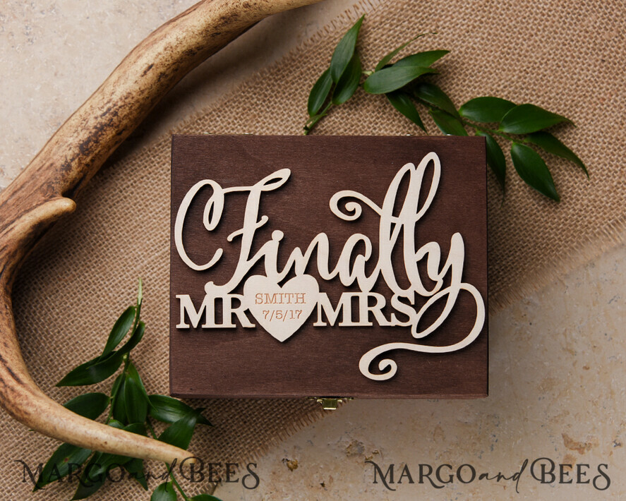 RING BEARER BOXES & PILLOWS Epoxy Wedding rings Box Personalised wedding box his and hers, Handmade wedding ring box • Real Flowers ring bearer box • wood luxury ring box