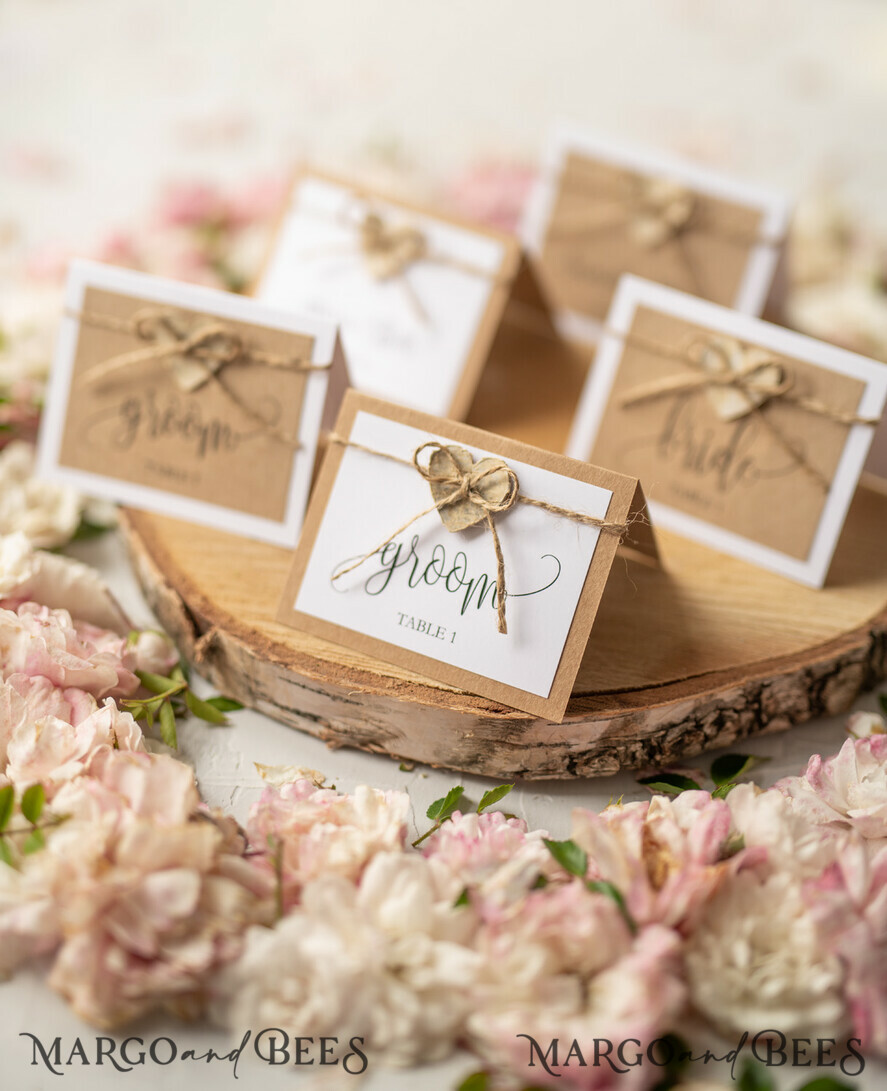 PLACE CARDS / TABLE CARDS Rustic Eco Wedding Place cards Minimalistic White Wedding Place Cards with Burlap Twine and Wooden Heart, Rustic Eco Brown with Black Printout, Delicate Wedding Name Tags, Editable Text