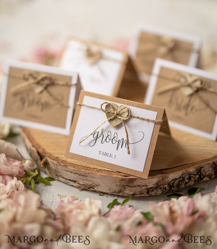 PLACE CARDS / TABLE CARDS Rustic Eco Wedding Place cards Minimalistic White Wedding Place Cards with Burlap Twine and Wooden Heart, Rustic Eco Brown with Black Printout, Delicate Wedding Name Tags, Editable Text