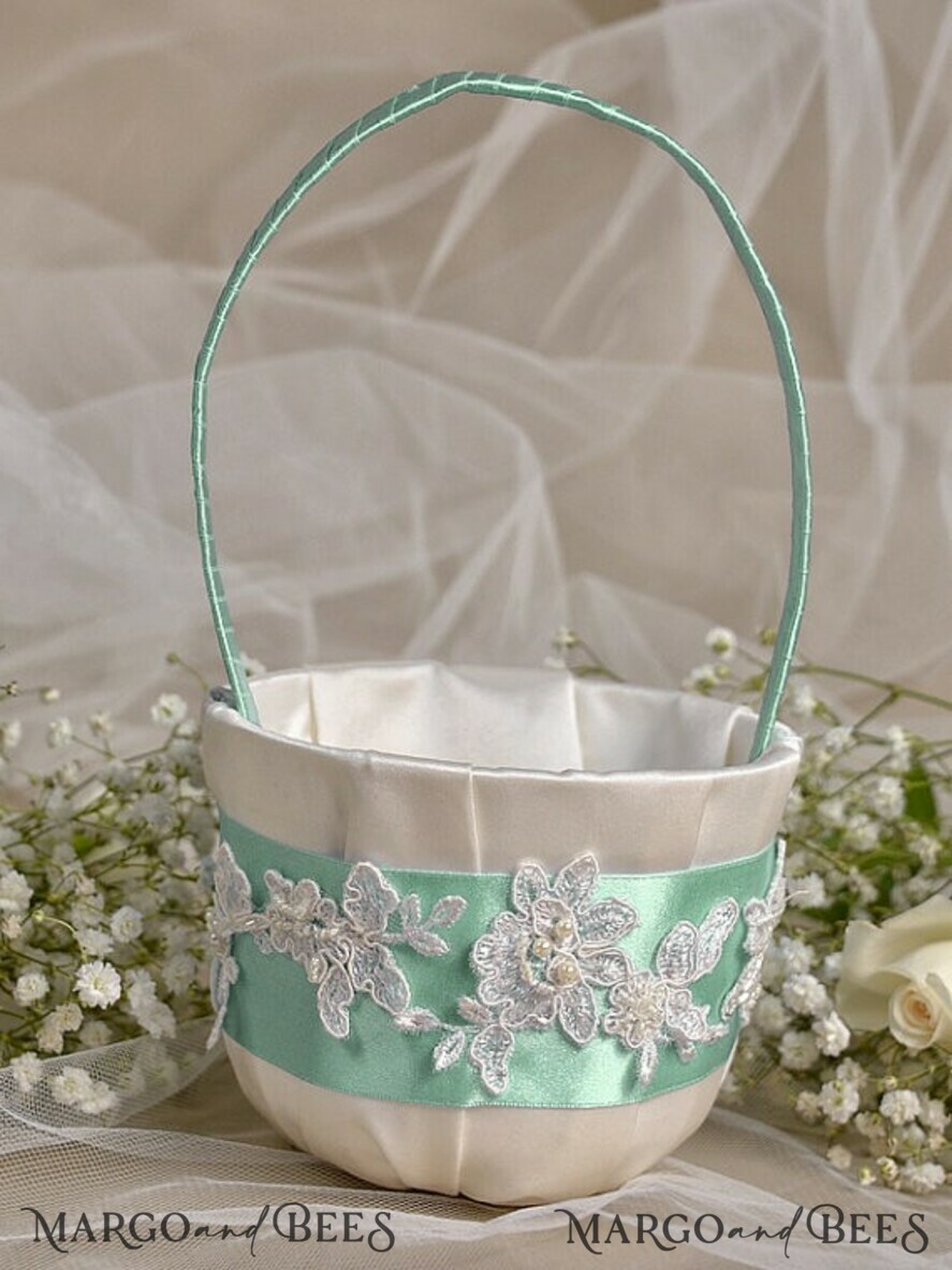 BASKET, PILLOWS & SHOES elegance shoes