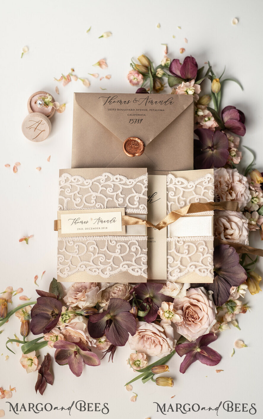 WEDDING INVITATIONS vintage lace/ rustic lace The wedding invitations card elegant lace stationery