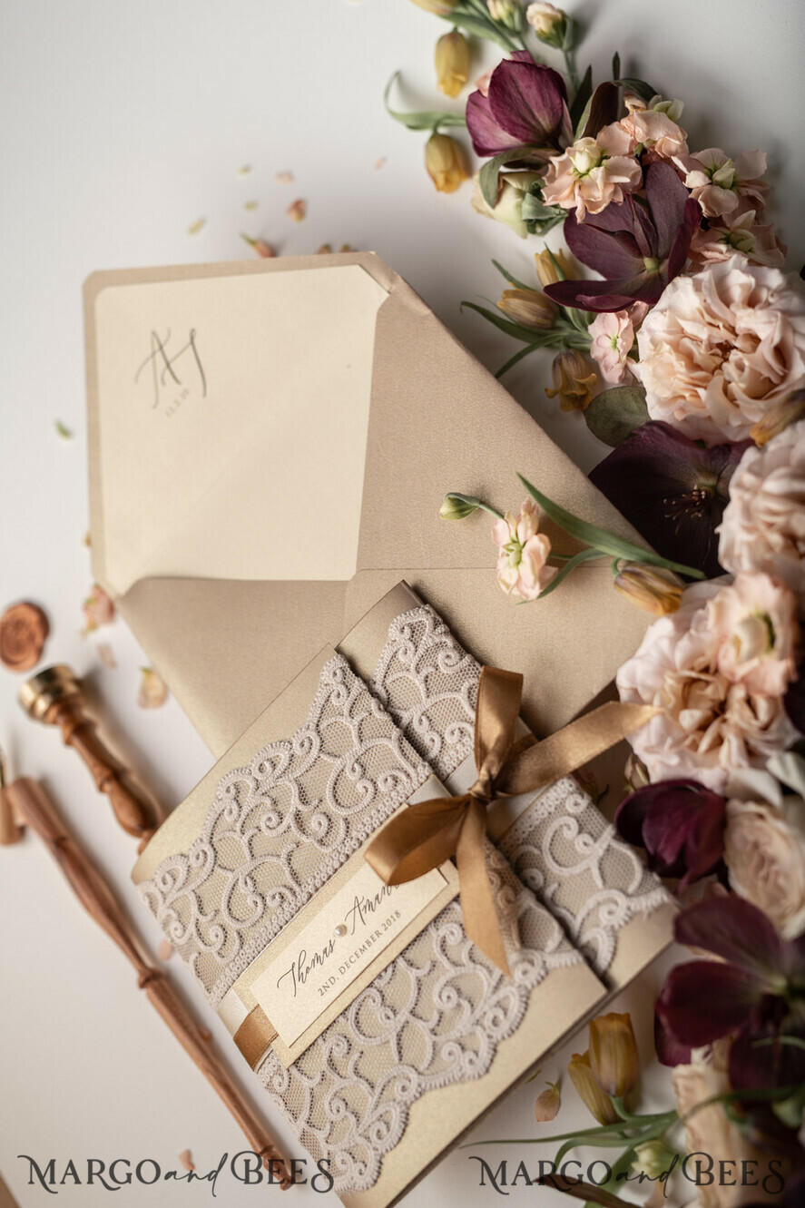 WEDDING INVITATIONS vintage lace/ rustic lace The wedding invitations card elegant lace stationery