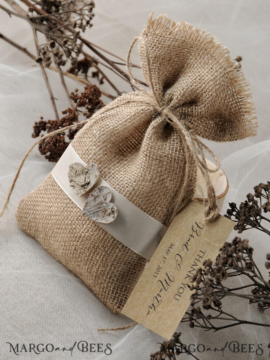wedding favor ideas, custom made Rustic Burlap Favor Bags