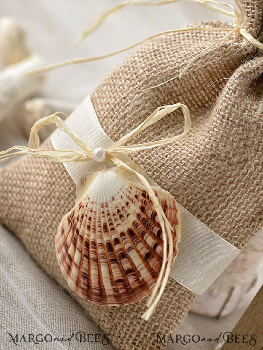 WEDDING FAVORS Rustic Burlap Favor Bags wedding favor ideas, Rustic Burlap Favor Bags and tags