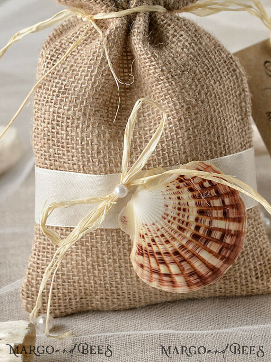 WEDDING FAVORS Rustic Burlap Favor Bags wedding favor ideas, Rustic Burlap Favor Bags and tags