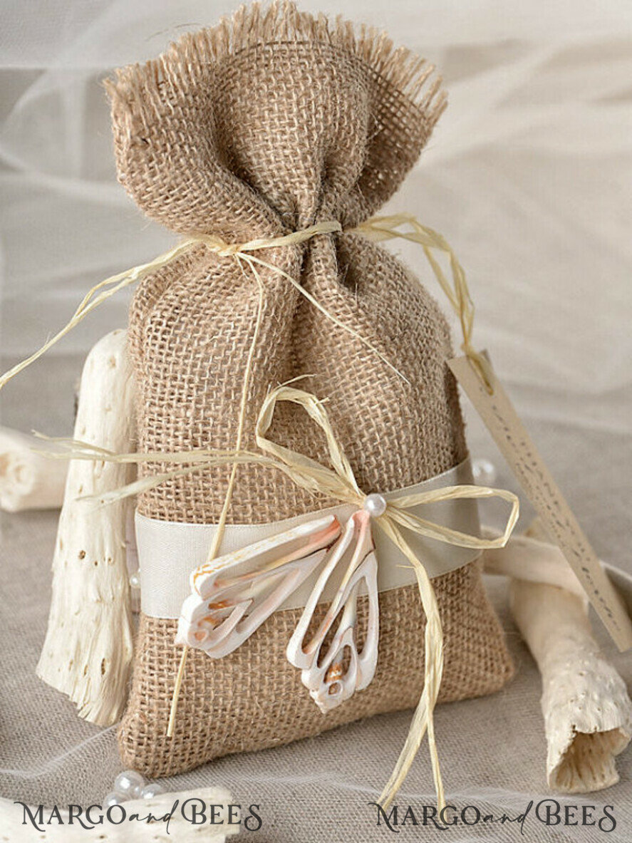 WEDDING FAVORS Rustic Burlap Favor Bags Wedding Thank You favors, Rustic Burlap Favor Bags and tags