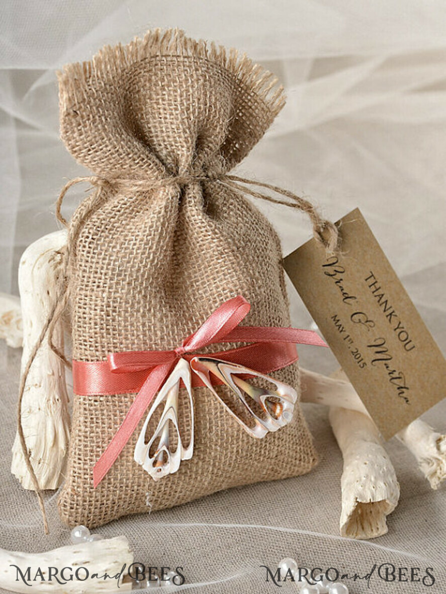 WEDDING FAVORS Rustic Burlap Favor Bags romantic wedding favors, Rustic Burlap Favor Bag and tag