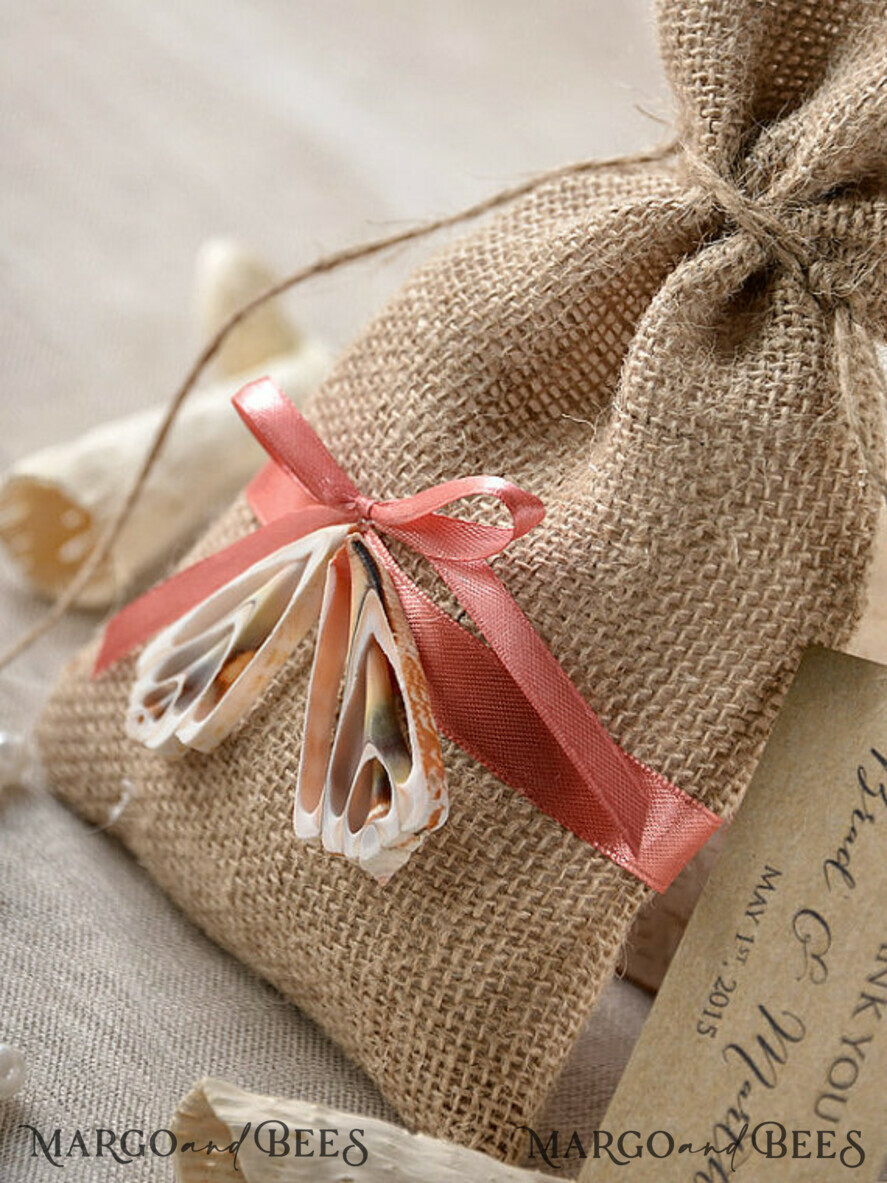 WEDDING FAVORS Rustic Burlap Favor Bags romantic wedding favors, Rustic Burlap Favor Bag and tag