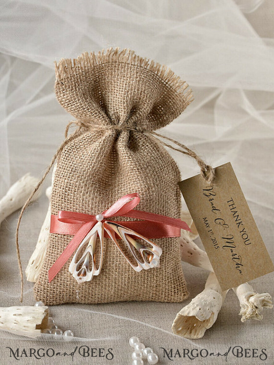 WEDDING FAVORS Rustic Burlap Favor Bags romantic wedding favors, Rustic Burlap Favor Bag and tag