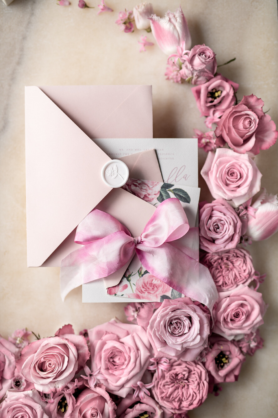 WEDDING INVITATIONS Elegant Invites Classic Cards Romantic Personalized Wedding Invitations Vintage Roses Stationery Handmade Silk Bow Blush Pink Envelope with Monogram Liner