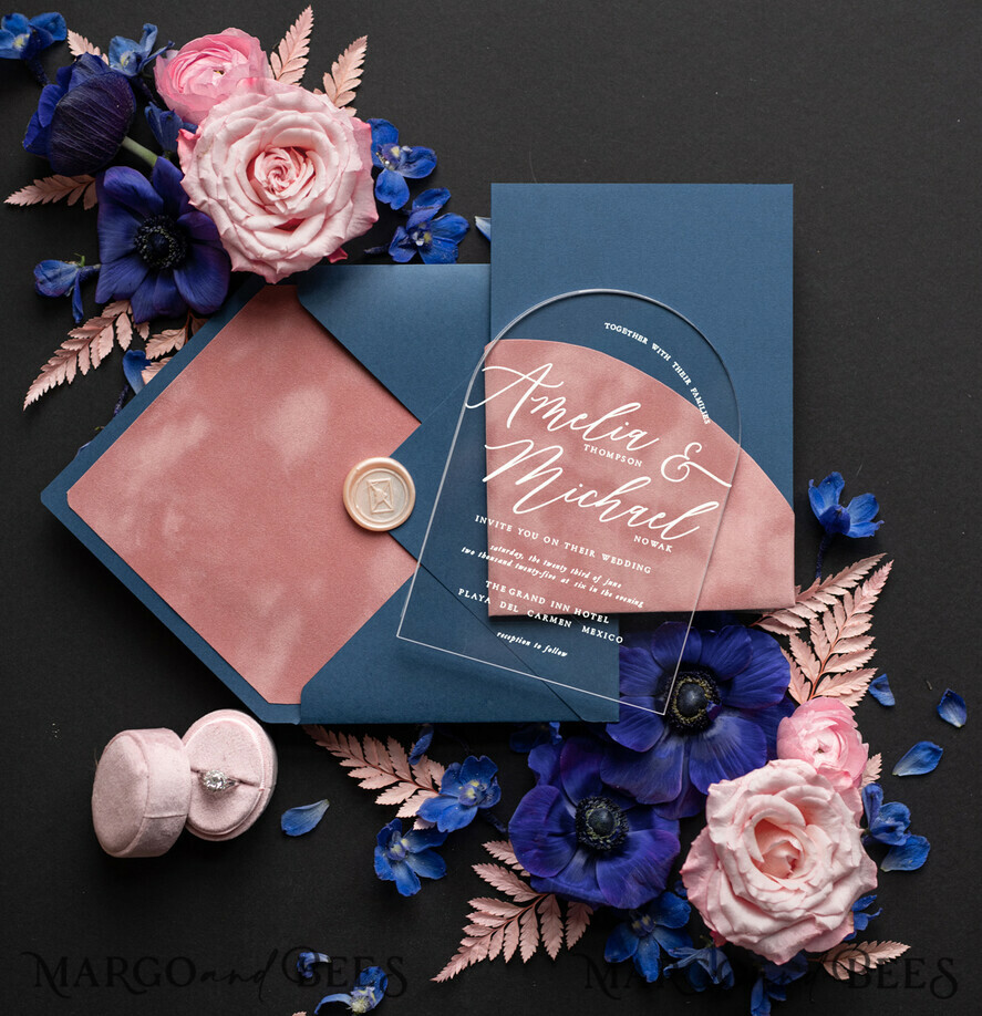WEDDING INVITATIONS Elegant Invites Classic Cards Navy Blue Dusty Pink velvet Pocket Plexi wedding Invitation Set, Elegant Arch Acrylic Wedding Invitations Dark blue, Velvet Pocket blush pink Modern Wedding, Plexi Wedding Cards Suite