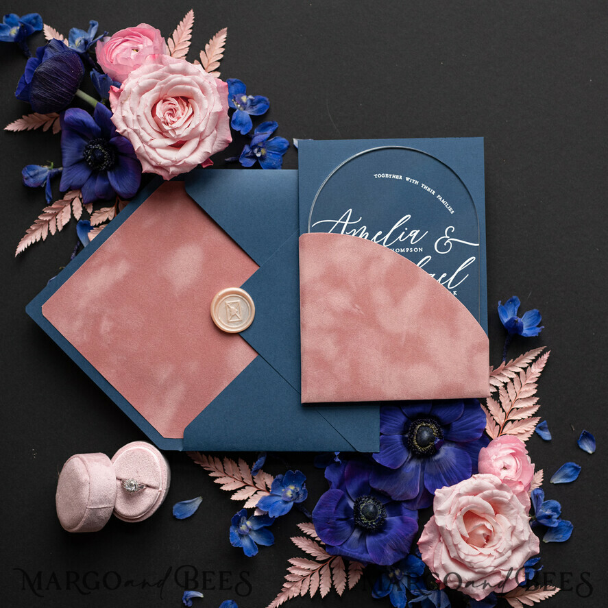 WEDDING INVITATIONS Elegant Invites Classic Cards Navy Blue Dusty Pink velvet Pocket Plexi wedding Invitation Set, Elegant Arch Acrylic Wedding Invitations Dark blue, Velvet Pocket blush pink Modern Wedding, Plexi Wedding Cards Suite