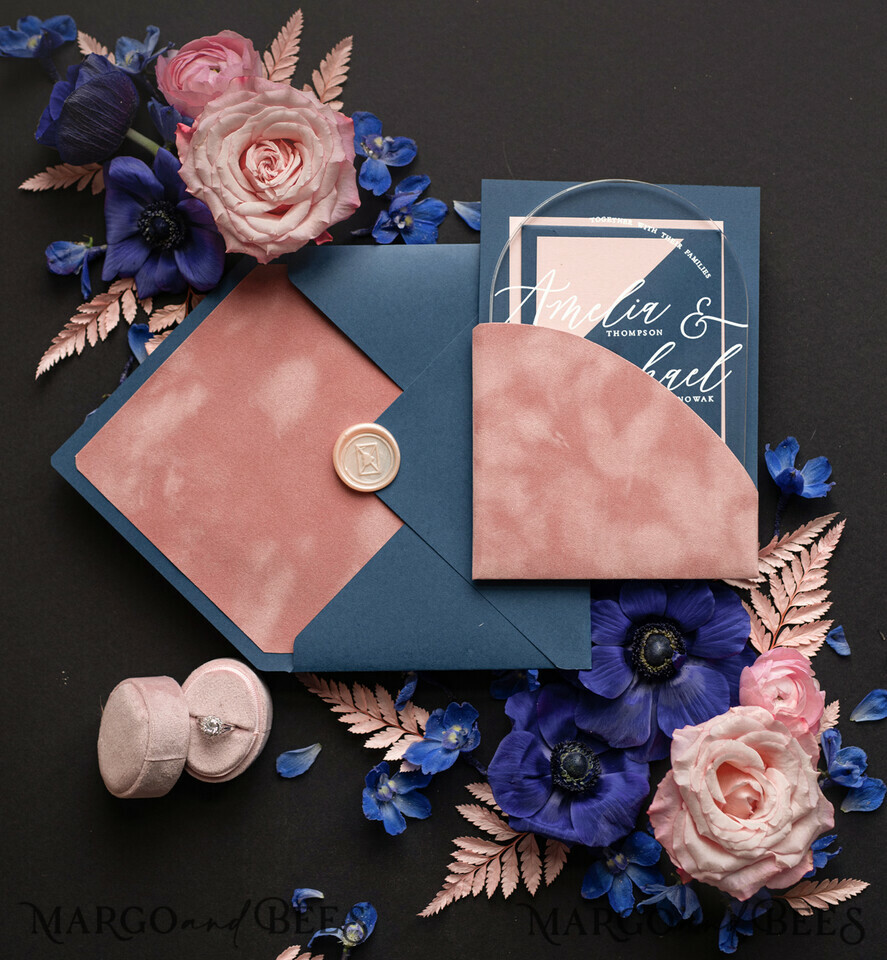 WEDDING INVITATIONS Elegant Invites Classic Cards Navy Blue Dusty Pink velvet Pocket Plexi wedding Invitation Set, Elegant Arch Acrylic Wedding Invitations Dark blue, Velvet Pocket blush pink Modern Wedding, Plexi Wedding Cards Suite