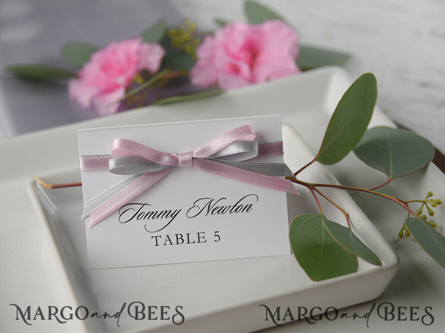 PLACE CARDS / TABLE CARDS rustic and lace Romantic White Minimalist Wedding Table Place Cards with Pink and Grey Ribbon, Modern Rustic Place Card, Glamour Table Cards, Wedding Name Tag, Editable Text