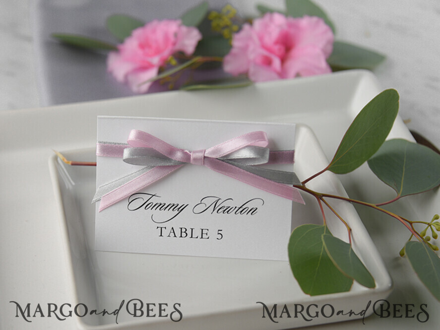 PLACE CARDS / TABLE CARDS rustic and lace Romantic White Minimalist Wedding Table Place Cards with Pink and Grey Ribbon, Modern Rustic Place Card, Glamour Table Cards, Wedding Name Tag, Editable Text
