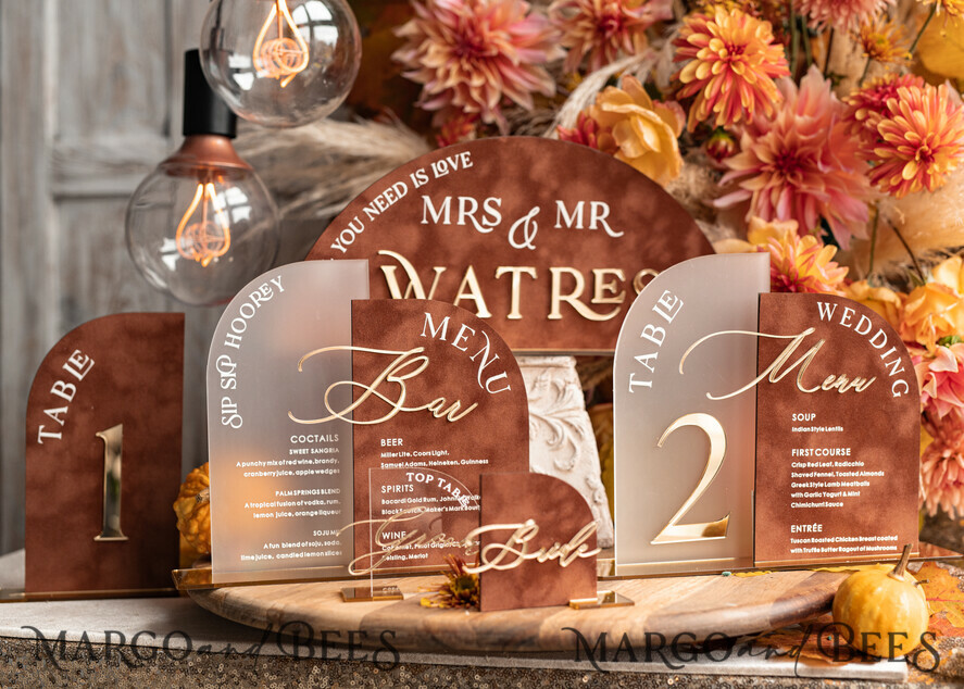 PLACE CARDS / TABLE CARDS Acrylic Gold Clear / Wood 3D Modern half arch Acrylic Place card with stand, Wedding seat Cards, Plexi glass Clear Name Card premium, luxury seating card, Golden 3D Guest Names Card