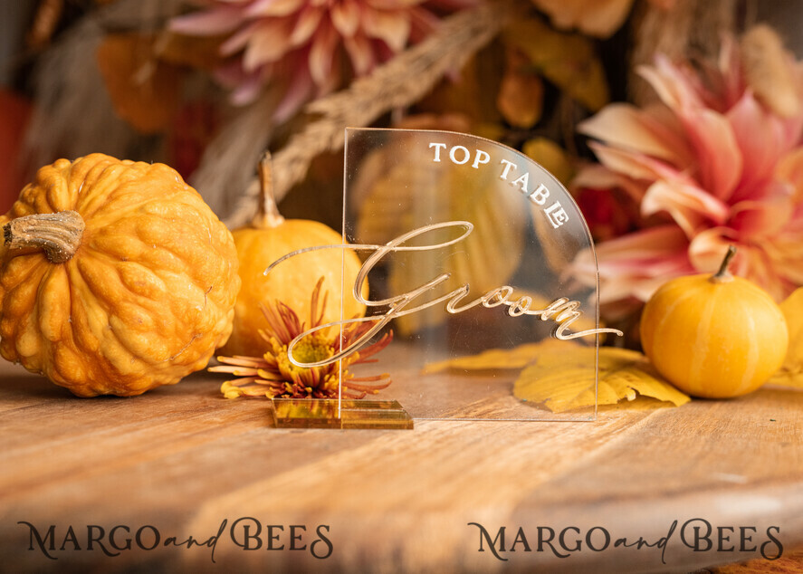PLACE CARDS / TABLE CARDS Acrylic Gold Clear / Wood 3D Modern half arch Acrylic Place card with stand, Wedding seat Cards, Plexi glass Clear Name Card premium, luxury seating card, Golden 3D Guest Names Card