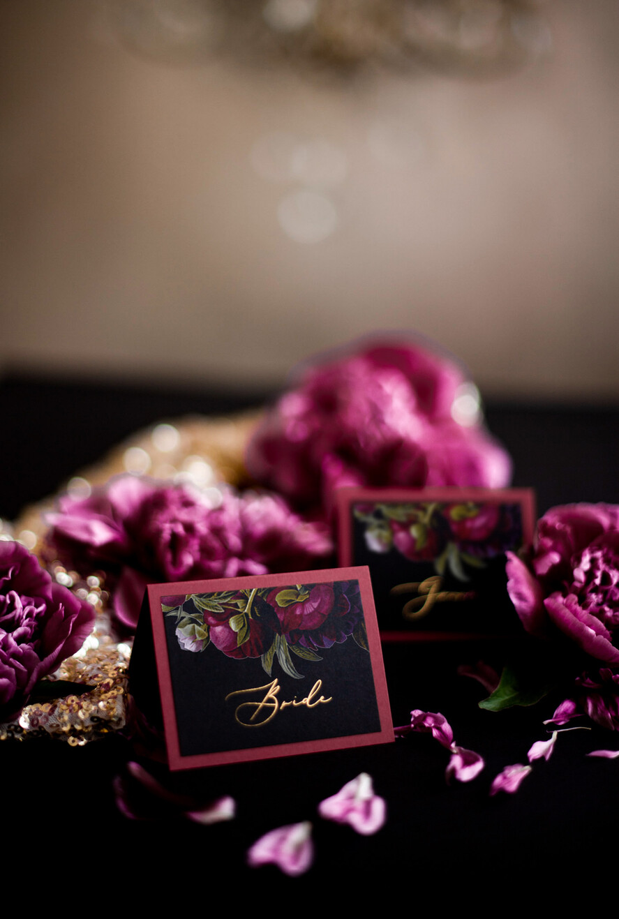 PLACE CARDS / TABLE CARDS Luxury Premium Glitter/ Gold/ Silver/ Rose Gold Unique Black Wedding Place Cards, Maroon Card with Gold Lettering, Elegant Dark Floral Wedding Name Tags with Peony Graphic, Custom Gold Wording Escort Cards