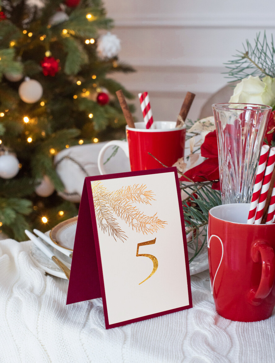TABLE DECOR SIGNS glitter Luxury Christmas Wedding Table Number, Glamour Golden Shine Table Card, Elegant Pine Table Number with Gold Foil, Minimalist Winter Theme Burgundy Table Numbers