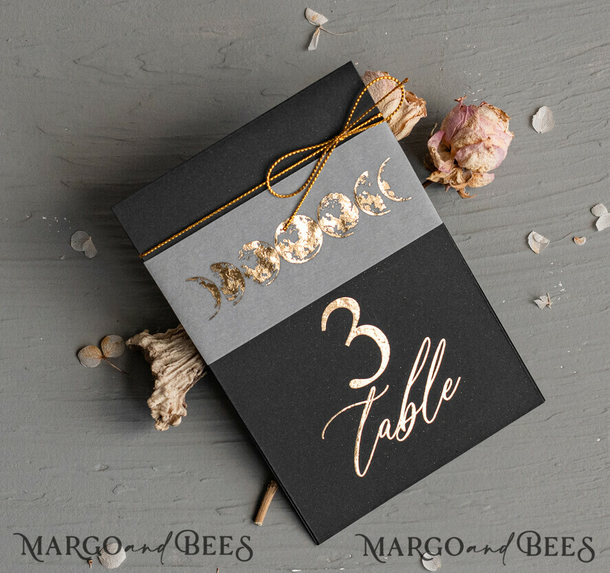 TABLE DECOR SIGNS glitter Halloween Wedding Table Cards, Black Wedding Table Numbers, Spooky Halloween Table Stand, Gothic Wedding Table Number, Skeleton Wedding Set black and gold