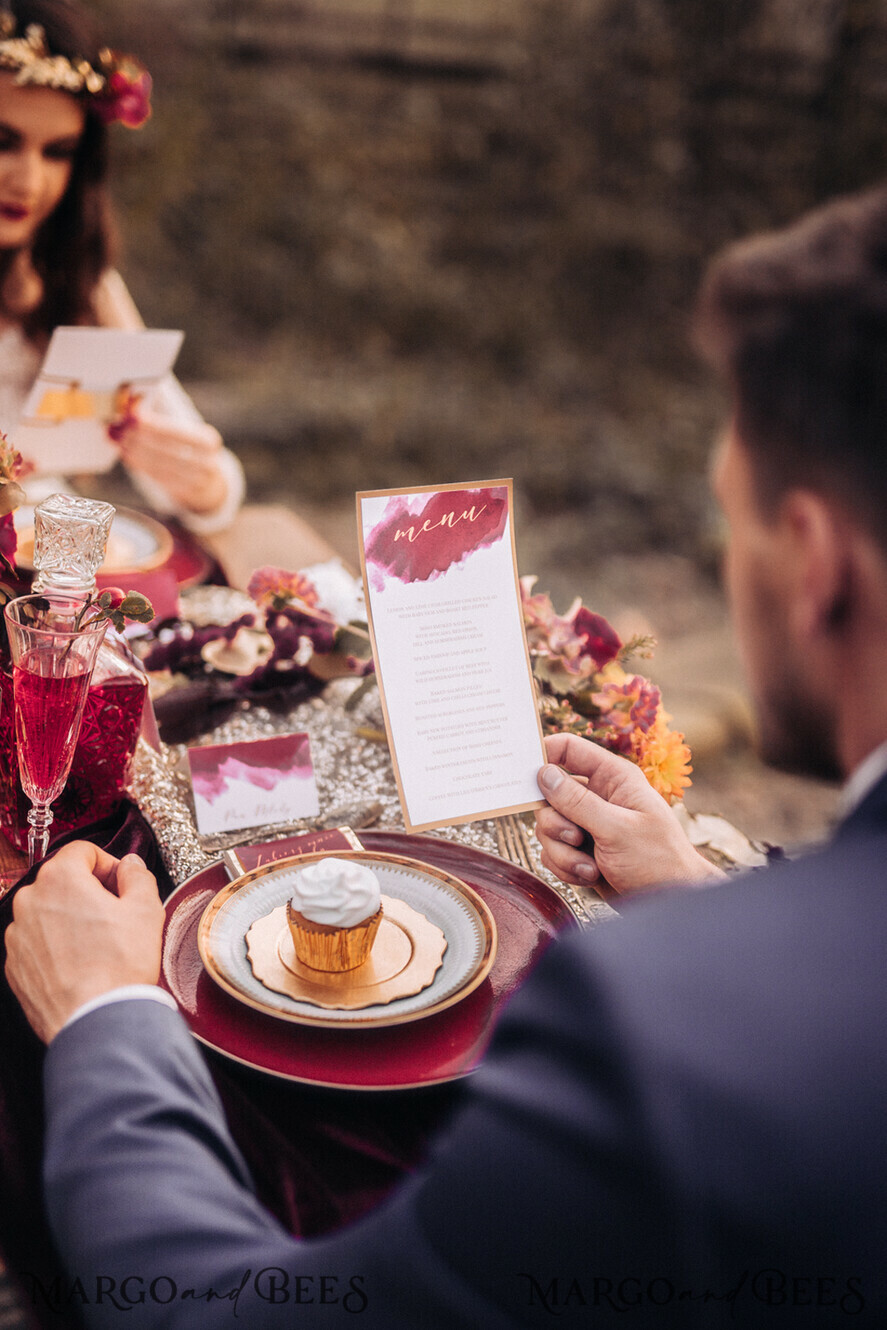 MENU & PROGRAMS glitter/ luxury premium Minimalist Watercolor Wedding Menu, Elegant Handmade White and Red Menu Card with Monogram Belly Band, Romantic Boho Dinner Wedding Menu With Golden Accents