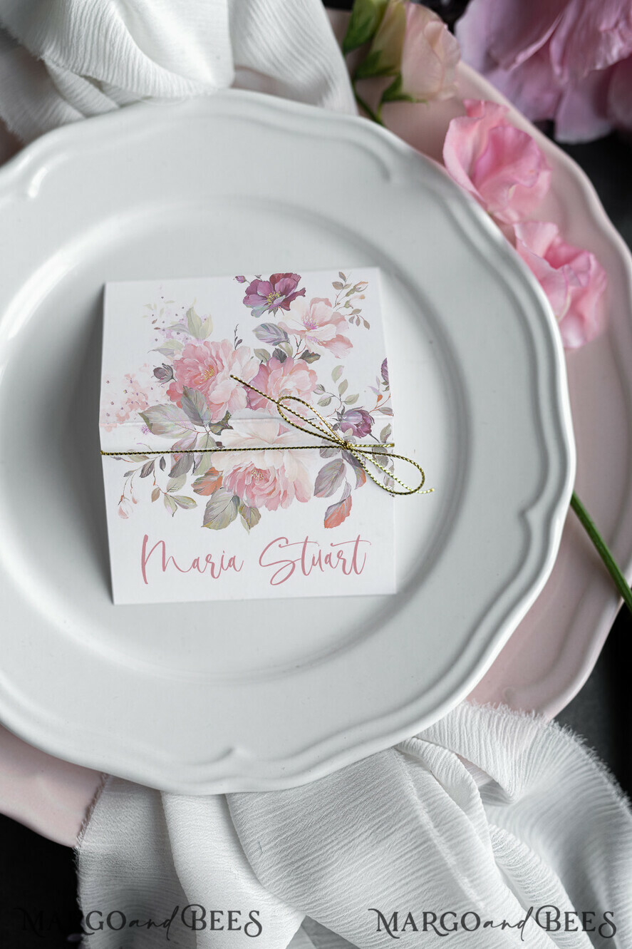 PLACE CARDS / TABLE CARDS Romantic Boho/ Botanical/ Floral White Floral Place Card with Gold Twine, Wedding Place Cards with Pink Flowers, Romantic Name Tags, Elegant Weeding Table Decor, Modern Botanical Table Name Tag