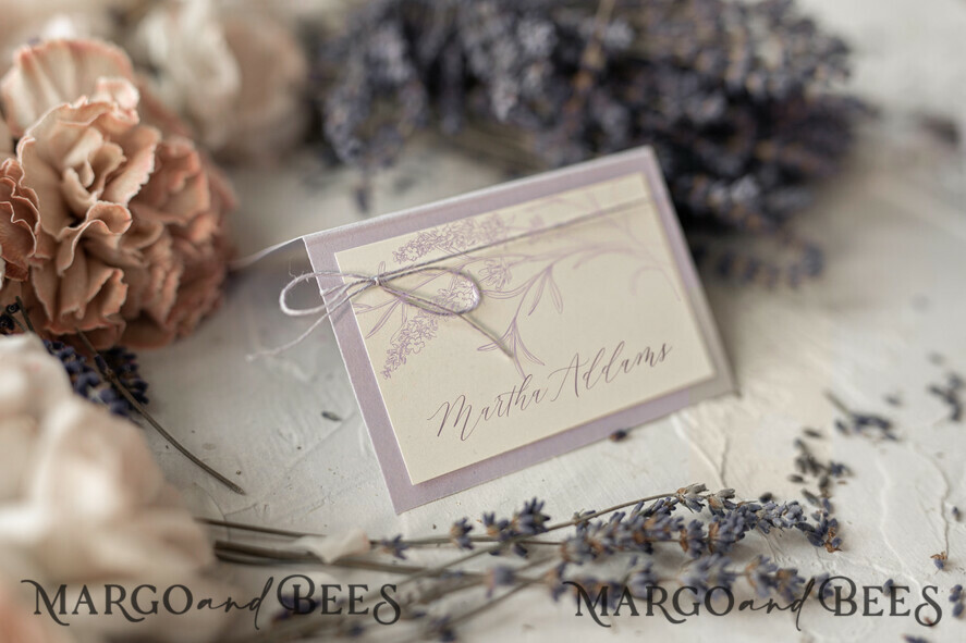 PLACE CARDS / TABLE CARDS Romantic Boho/ Botanical/ Floral Delicate Lilac Wedding Place Card with Purple Twine, Lavender Wedding Place Cards, Boho Name Tags, Floral Seating Table Decor, Elegant Wedding Table Name Tags