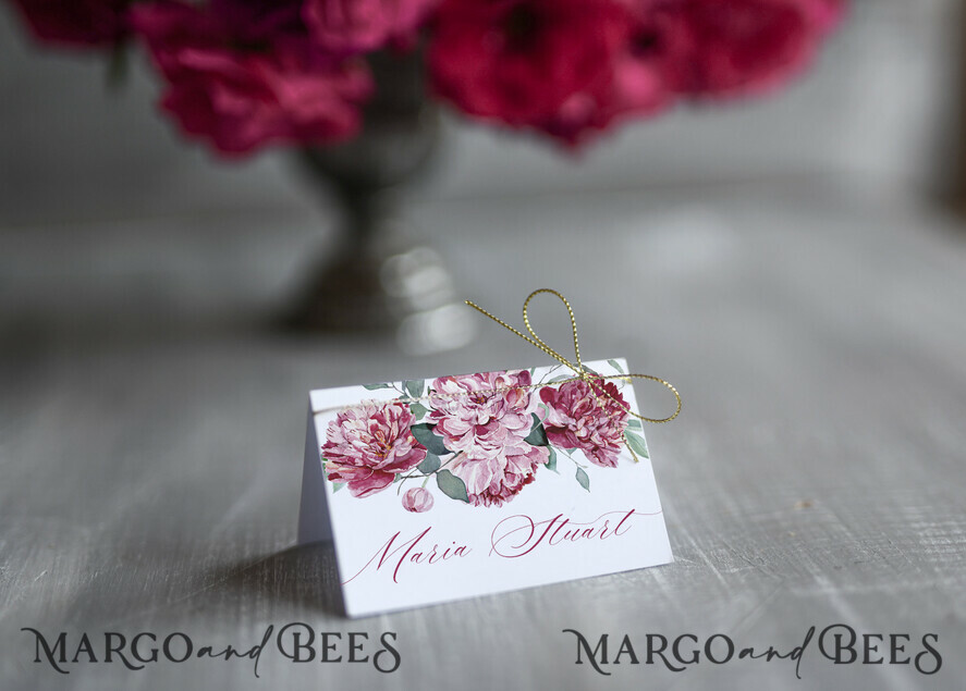 PLACE CARDS / TABLE CARDS Romantic Boho/ Botanical/ Floral Romantic Floral Place Card with Gold Twine, White Wedding Place Cards with Flower Graphic, Elegant Wedding Name Tags, Glamour Wedding Table Decor, Modern Cards