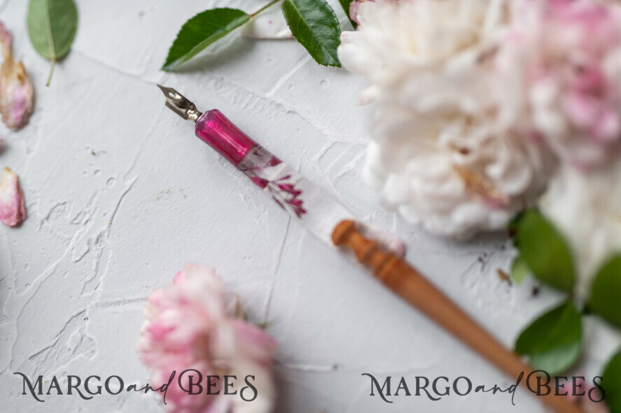 WOODEN PENHOLDERS Wood and resin English Oblique Pen, Handmade resin flowers Wooden Antique Dip Pen, Wood Oblique Calligraphy Pen Holder, perfect gift for her, practicing Quill