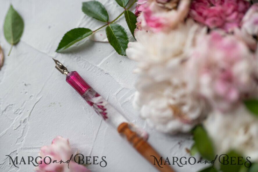 WOODEN PENHOLDERS Wood and resin English Oblique Pen, Handmade resin flowers Wooden Antique Dip Pen, Wood Oblique Calligraphy Pen Holder, perfect gift for her, practicing Quill