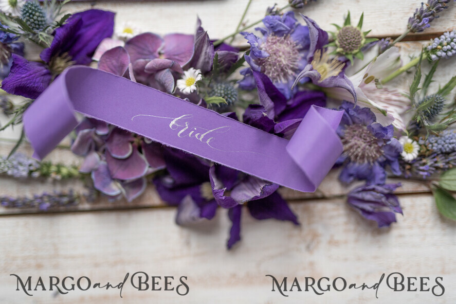 PLACE CARDS / TABLE CARDS calligraphy Purple Calligraphy Elegant Wedding Place Cards, Modern Unique Name Tags For Your Wedding Tables, Purple Luxury Name Tag, Custom Minimalistic Wedding Place Cards
