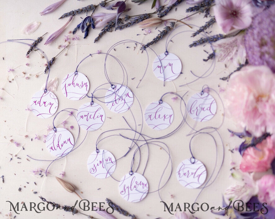 PLACE CARDS / TABLE CARDS calligraphy Romantic Round Wedding Place Cards, Elegant Name Tags, Minimalistic White Place Cards with Calligraphy Design, Modern Name Tag For Wedding Tables, Editable Text