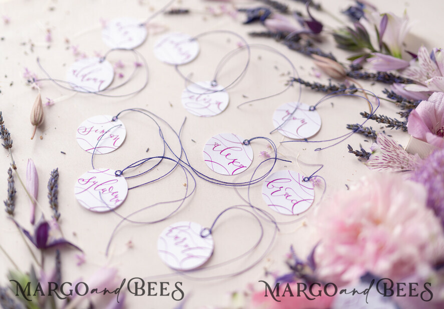 PLACE CARDS / TABLE CARDS calligraphy Romantic Round Wedding Place Cards, Elegant Name Tags, Minimalistic White Place Cards with Calligraphy Design, Modern Name Tag For Wedding Tables, Editable Text