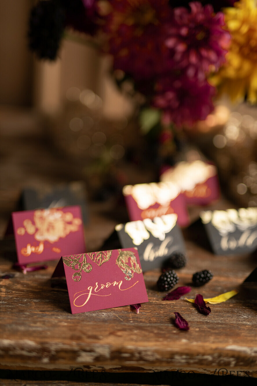 PLACE CARDS / TABLE CARDS calligraphy Luxury Modern Black Place Cards, Elegant Marsala Place Card with Gold printout, Romantic Name Tags For Your Wedding Tables, Calligraphy style Wedding Cards