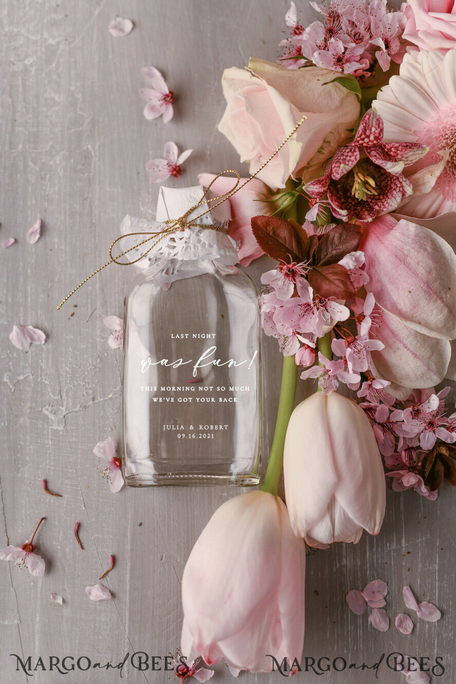 WEDDING FAVORS wedding hangover kits Wedding favor ideas, Hangover kit bottle, Hangover Favor Ideas