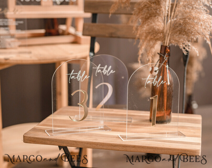 TABLE DECOR SIGNS Acrylic table decor Numbers Acrylic Arch Table menu, Clear Acrylic and gold Sign, Gold Plexi Table Numbers, Luxury Wedding Table Decor, Wedding Signage Golden table numbers, editable text
