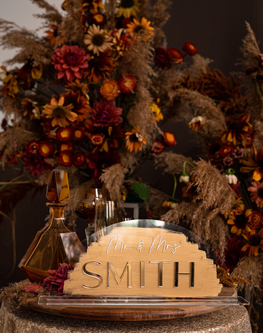 TABLE DECOR SIGNS Acrylic table decor Numbers Acrylic Arch Top Table Sign, Gold Mirror Acrylic Sign, Golden Plexi Top Table Sign, Luxury Wedding Table Decor, Custom Wedding Signage Golden Mirror Cards Sign