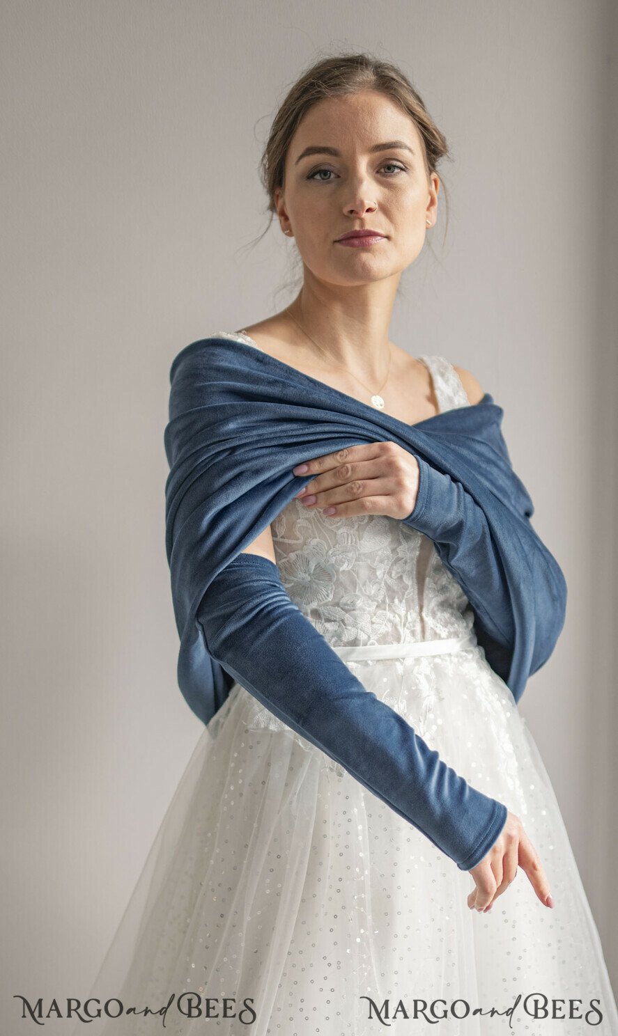 BRIDE bolero, robes, garter WEDDING BOLERO & SHRUGS navy blue velvet bolero with sleeves for bridesmaid, Wedding dress topper for maid of honour, cover for wedding dress, perfect white wedding bolero, velvet wedding bolero