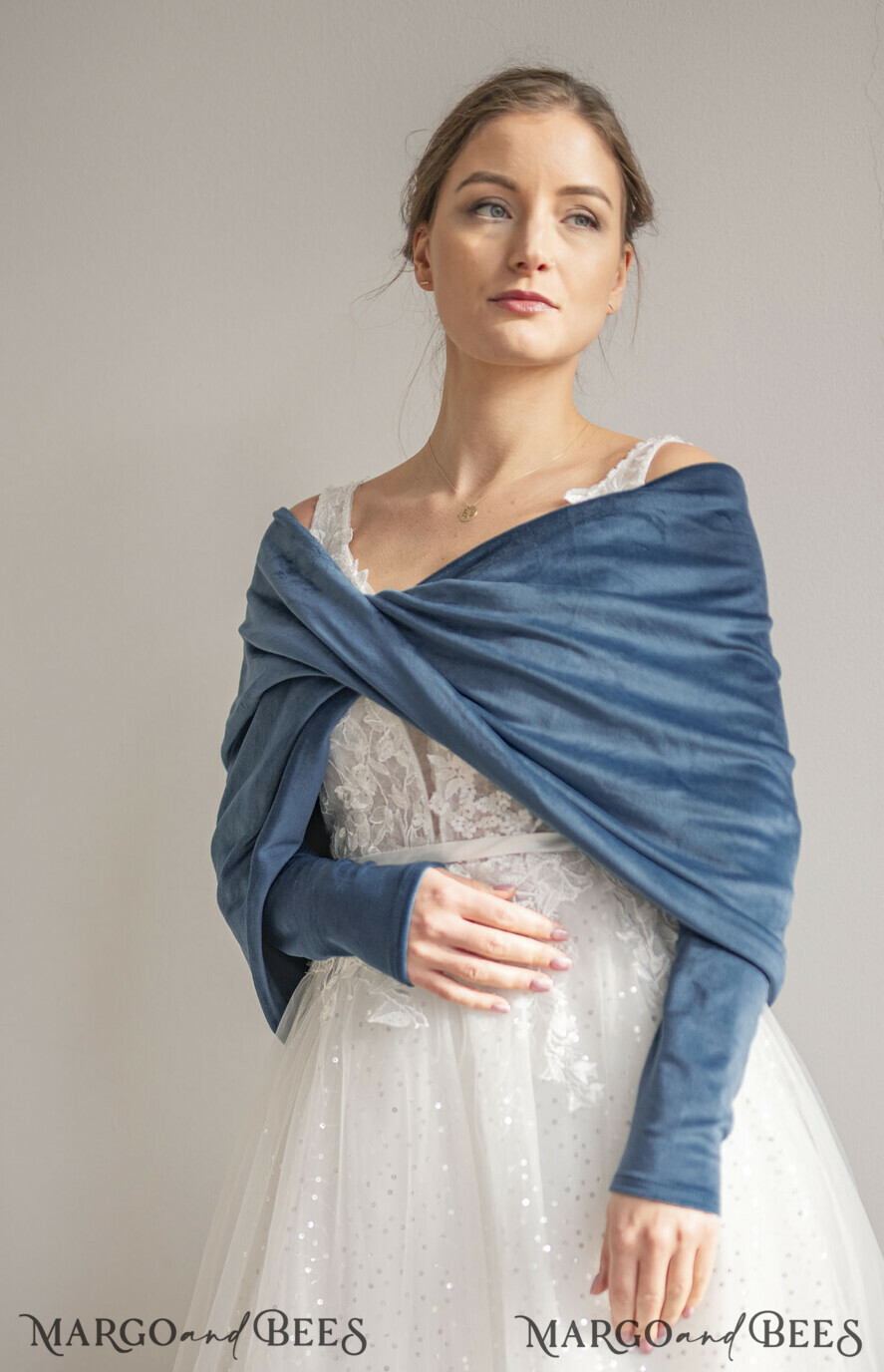 BRIDE bolero, robes, garter WEDDING BOLERO & SHRUGS navy blue velvet bolero with sleeves for bridesmaid, Wedding dress topper for maid of honour, cover for wedding dress, perfect white wedding bolero, velvet wedding bolero