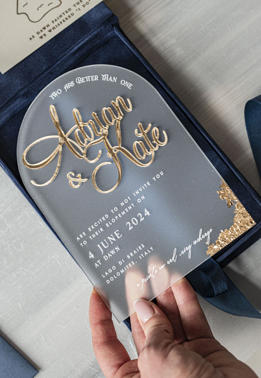 WEDDING INVITATIONS Invitations for VIP/ boxed Invites for Parents Vip Navy Blue Gold Foil Wedding Invitations in velvet box, Plexi Glamour Wedding Invitation Suite Luxury Box, Romantic Velvet Wedding Cards, Bespoke Golden Invites