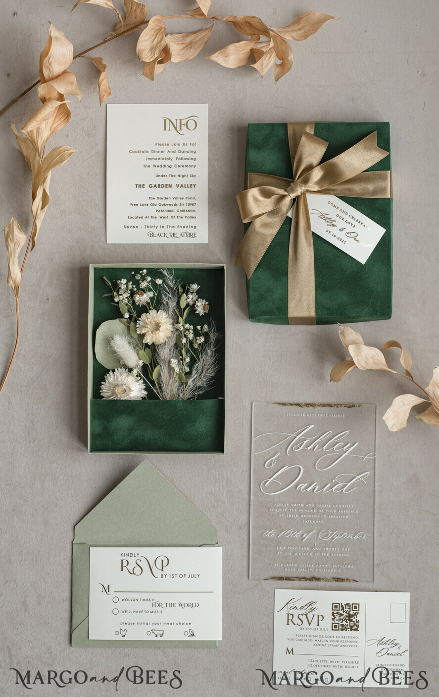 WEDDING INVITATIONS Invitations for VIP/ boxed Invites for Parents Natural Dried Flowers Wedding Invitations in velvet box, Plexi Glamour Boxed Wedding Invitation Suite Luxury, Romantic Velvet Wedding Cards, Bespoke Golden Invites