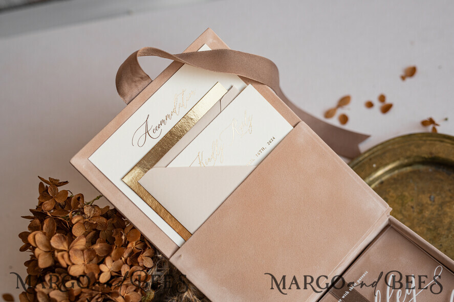WEDDING INVITATIONS Invitations for VIP/ boxed Invites for Parents Luxury Gold Foil Wedding Invitations in velvet box, Plexi Glamour Wedding Invitation Suite Luxury Box, Romantic Velvet Wedding Cards, Bespoke Golden Invites