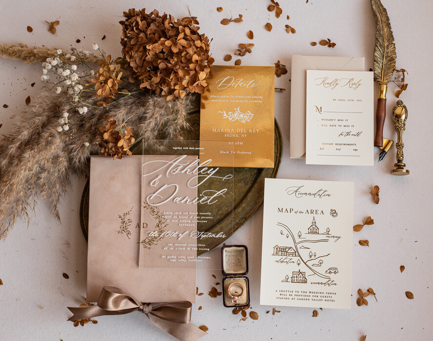WEDDING INVITATIONS Invitations for VIP/ boxed Invites for Parents Luxury Gold Foil Wedding Invitations in velvet box, Plexi Glamour Wedding Invitation Suite Luxury Box, Romantic Velvet Wedding Cards, Bespoke Golden Invites