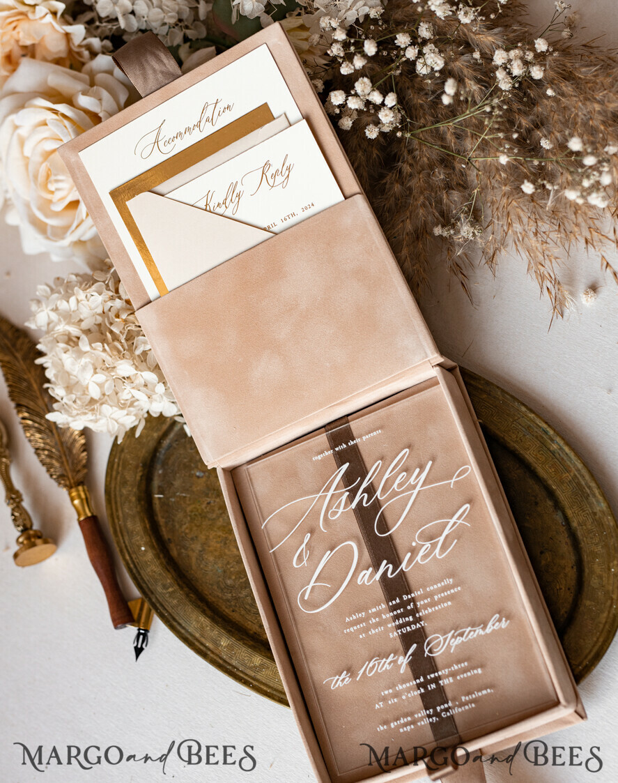 WEDDING INVITATIONS Invitations for VIP/ boxed Invites for Parents Luxury Gold Foil Wedding Invitations in velvet box, Plexi Glamour Wedding Invitation Suite Luxury Box, Romantic Velvet Wedding Cards, Bespoke Golden Invites