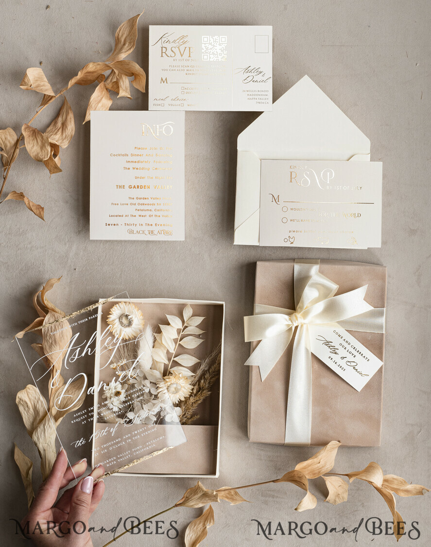 WEDDING INVITATIONS Invitations for VIP/ boxed Invites for Parents Natural Dried Flowers Wedding Invitations in velvet box, Plexi Glamour Boxed Wedding Invitation Suite Luxury, Romantic Velvet Wedding Cards, Bespoke Golden Invites